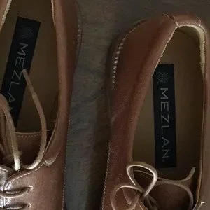 Mezlan Men’s Size 9M Oxford Shoe.  Pristine preloved condition. Natural Brown. Mezlan | Shoes | Mezlan Mens Size 9m Oxford Shoe Pristine  main image 2